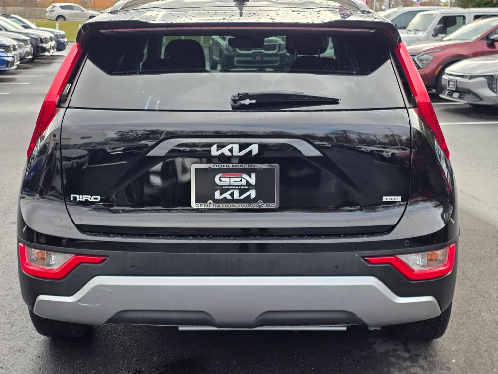 2023 Kia Niro EX photo 2