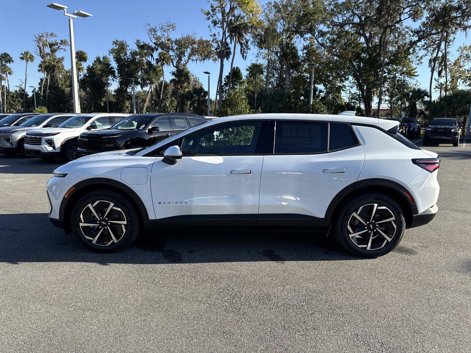 2026 Chevrolet Equinox EV 1LT photo 3