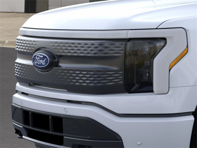 2025 Ford F-150 Lightning photo 17