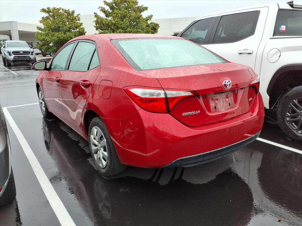 2015 Toyota Corolla LE photo 6