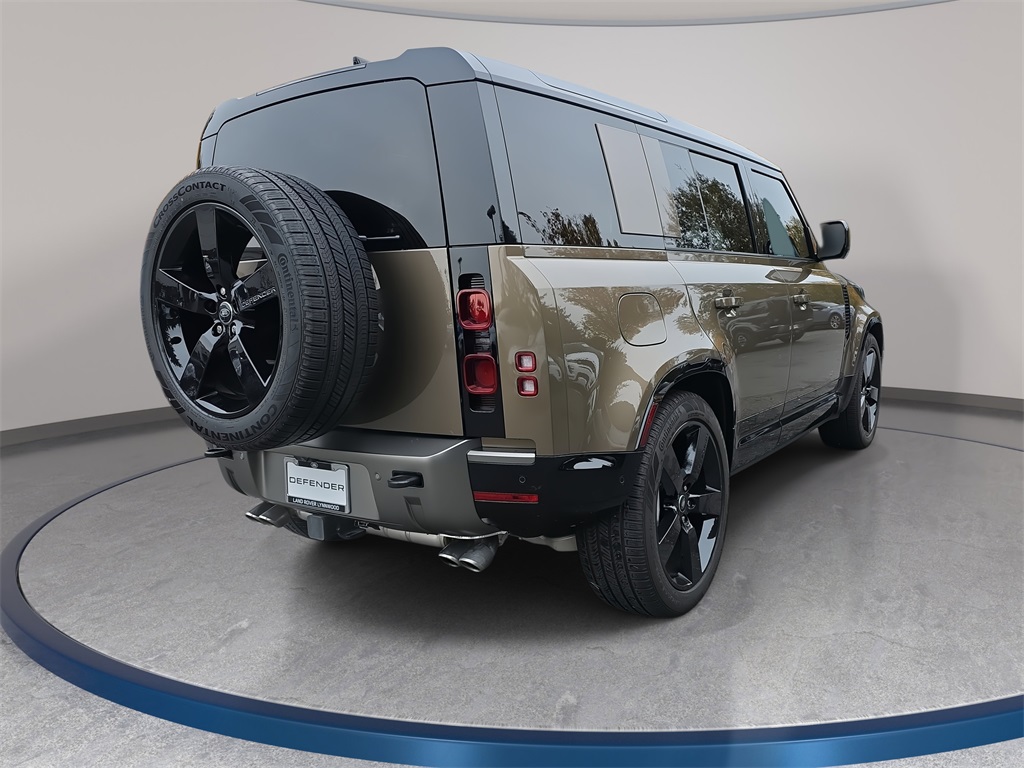 2025 Land Rover Defender 110 X-Dynamic SE photo 3