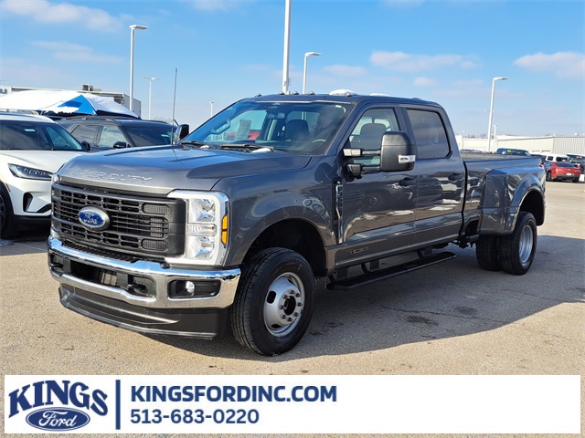 2024 Ford F-350 Super Duty XL's photo