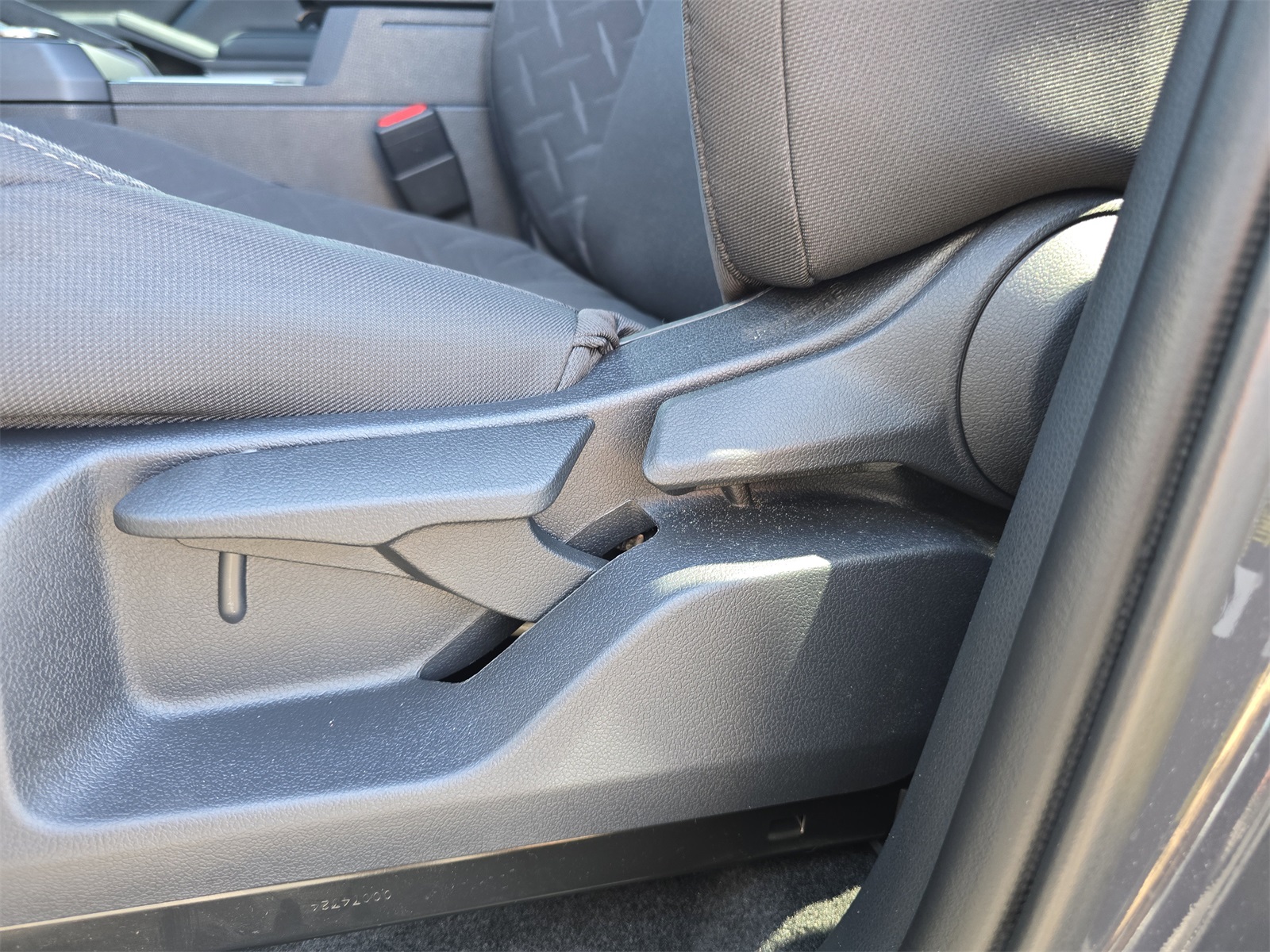 2025 Toyota Tacoma SR5 photo 17