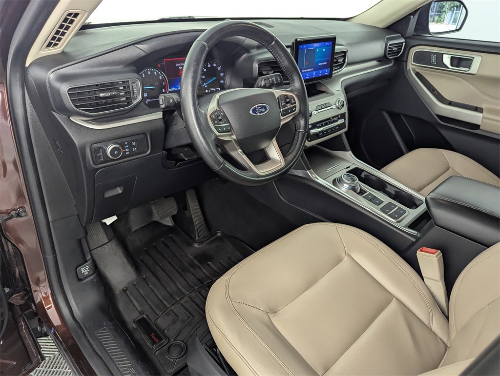 2020 Ford Explorer XLT photo 8