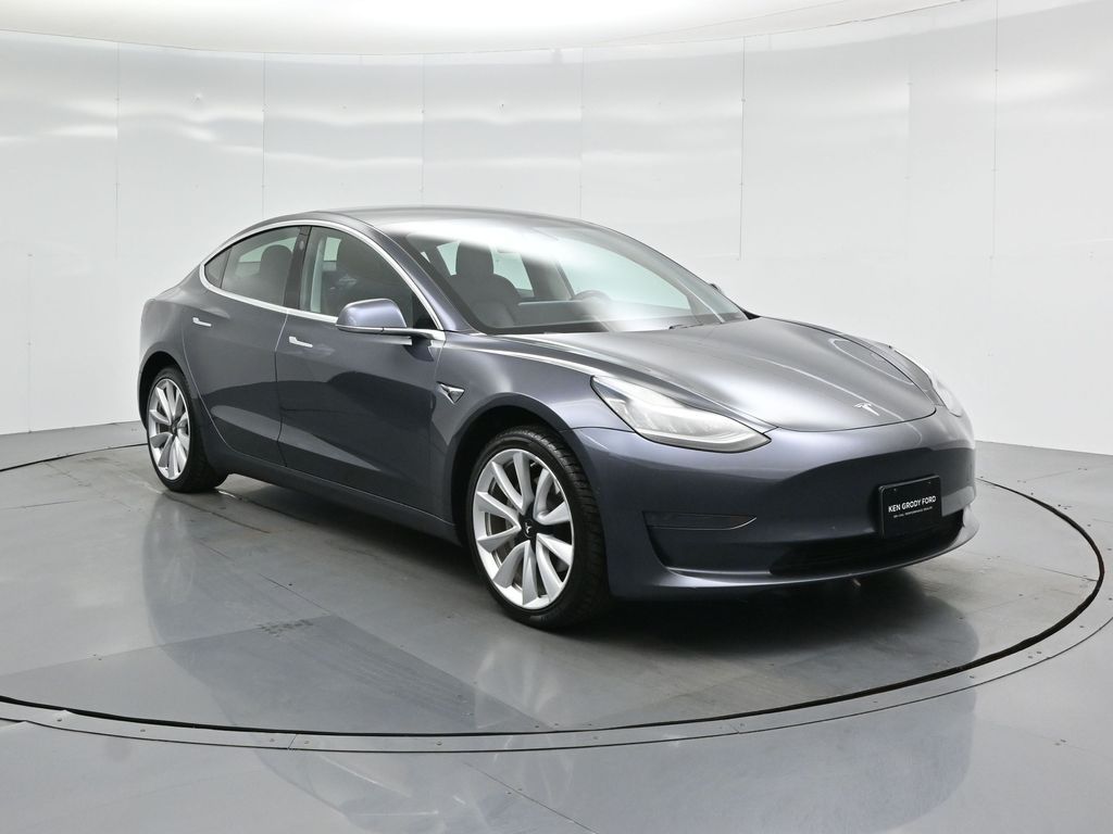 2019 Tesla Model 3 Base's photo
