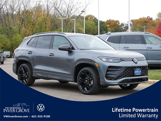 2025 Volkswagen Tiguan SE R-LINE BLACK's photo