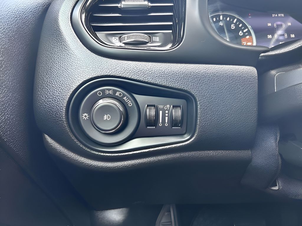 2022 Jeep Renegade Altitude photo 16