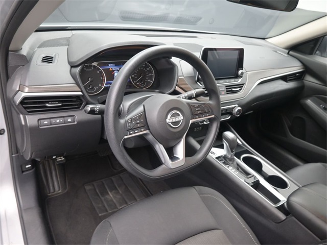 2024 Nissan Altima 2.5 SV photo 17