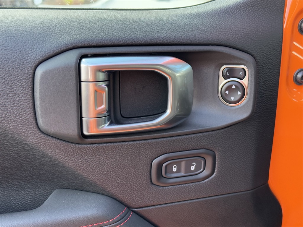 2025 Jeep Wrangler Rubicon X photo 12