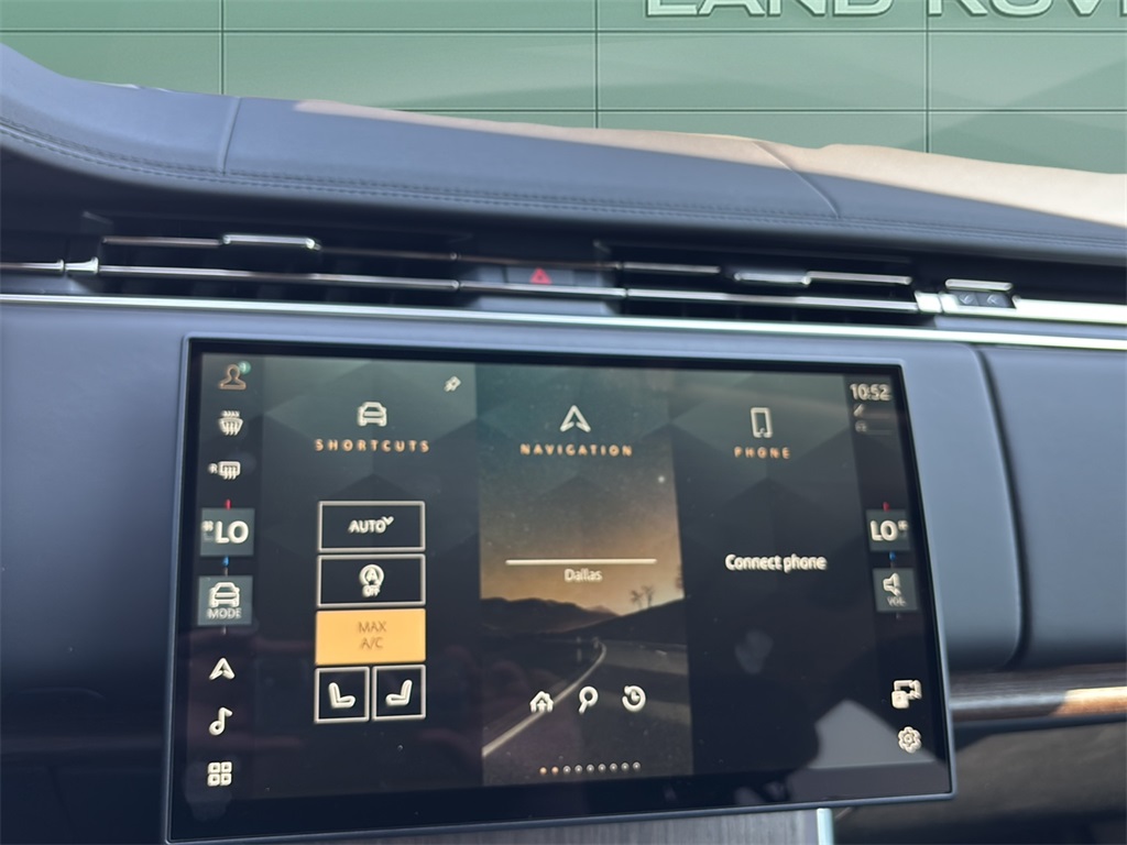 2025 Land Rover Range Rover SE photo 11