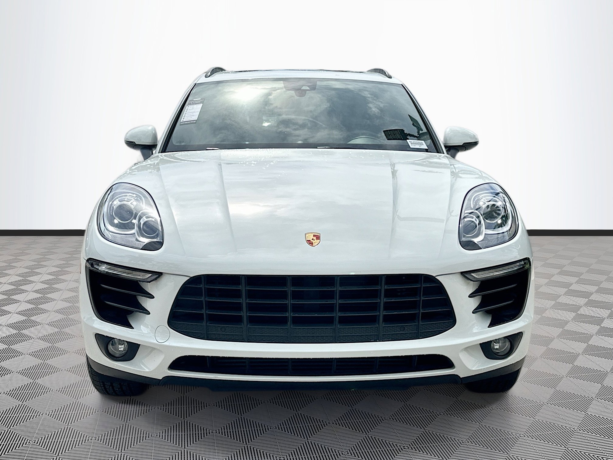 2018 Porsche Macan photo 2