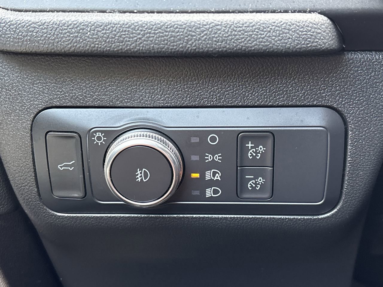 2022 Ford Escape SEL photo 23