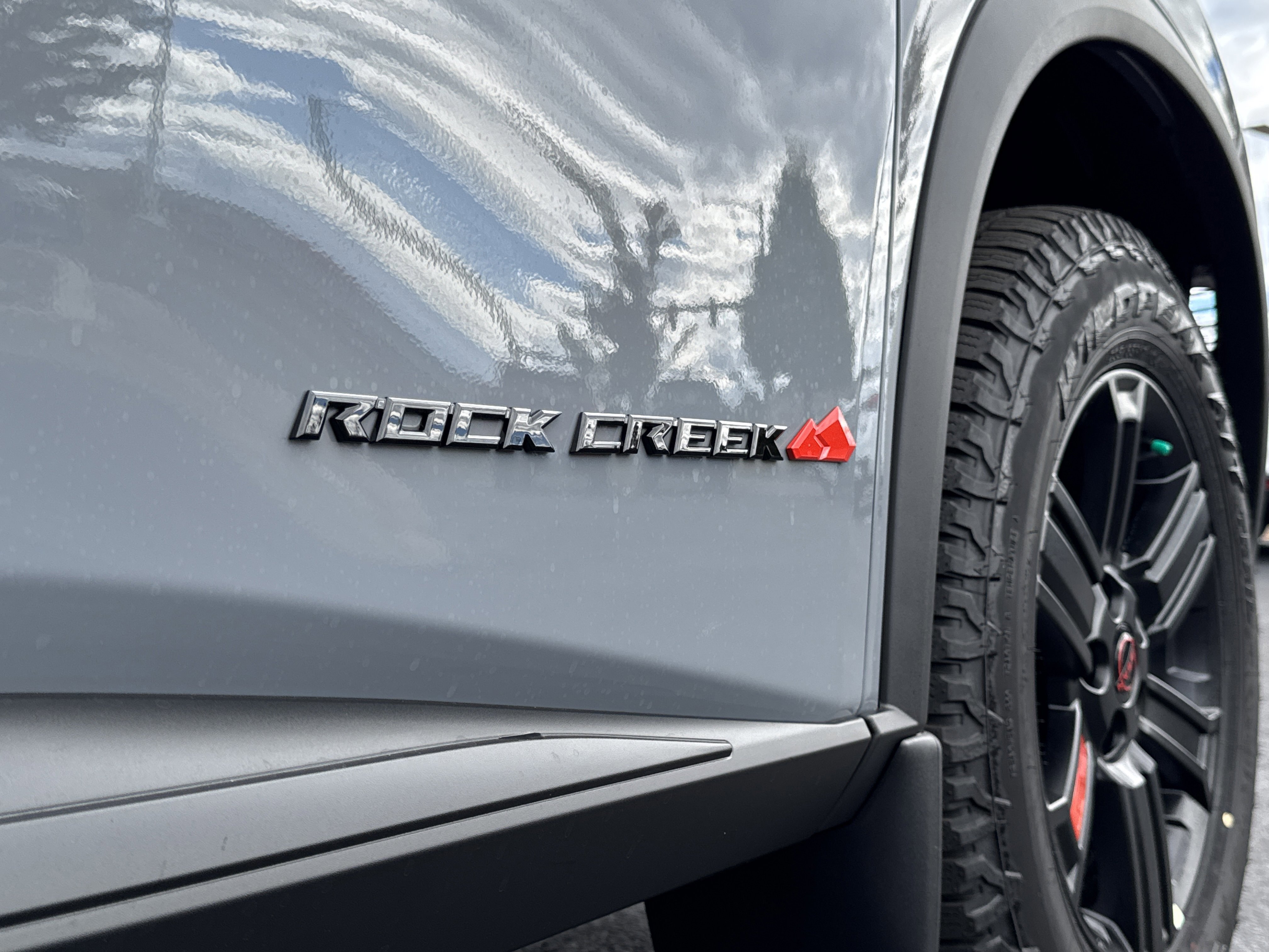 2026 Nissan Rogue SV photo 2