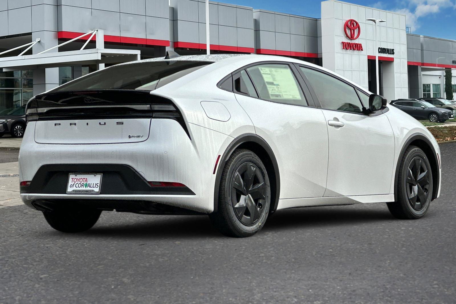 2026 Toyota Prius Plug-in Hybrid SE photo 4