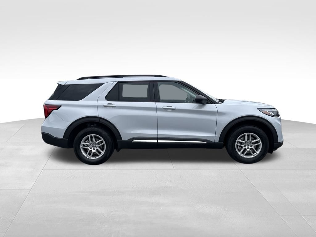 2025 Ford Explorer photo 5