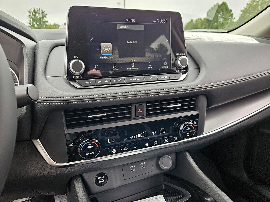 2026 Nissan Rogue SV photo 18