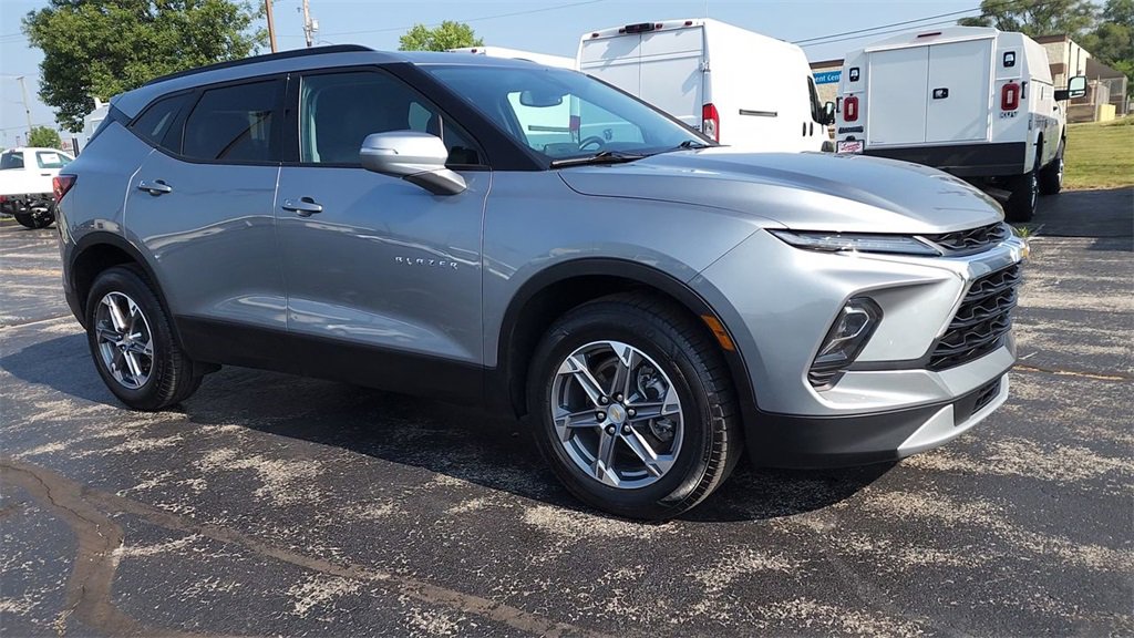 2023 Chevrolet Blazer 3LT photo 2