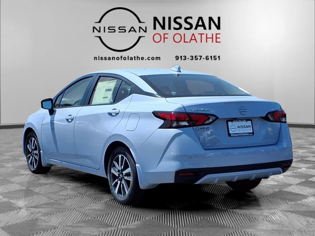 2025 Nissan Versa SV photo 3