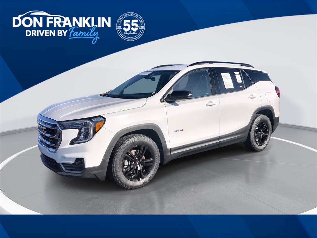 2023 GMC Terrain AT4's photo