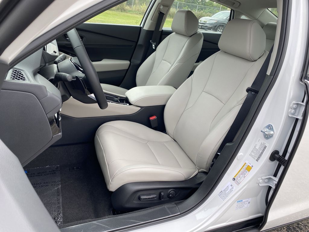 2025 Honda Accord Hybrid Touring photo 4