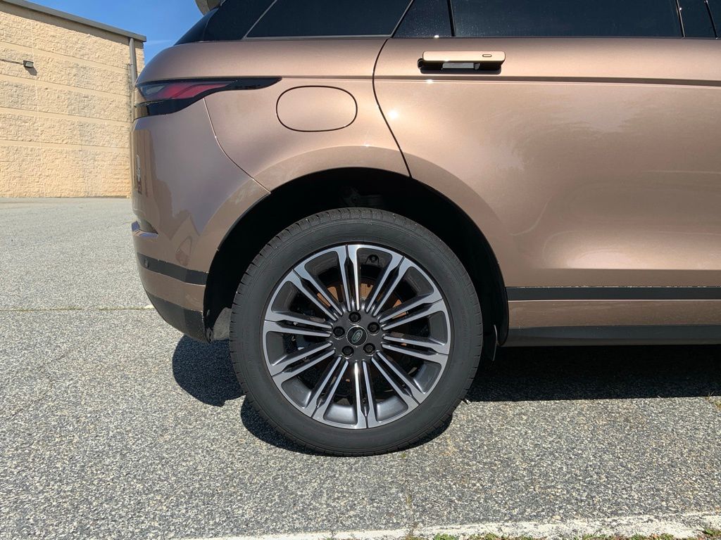 2024 Land Rover Range Rover Evoque S photo 10