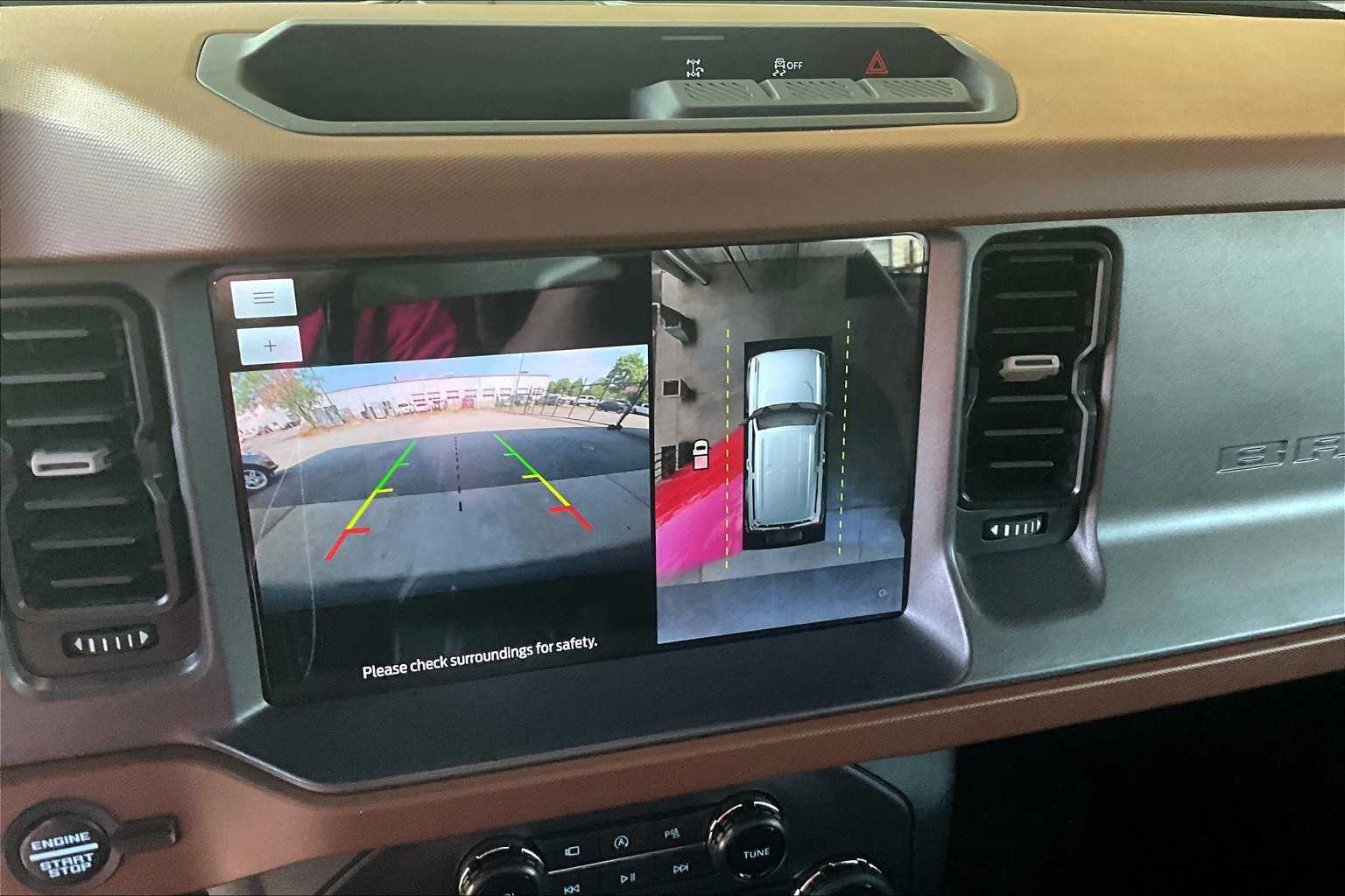 2024 Ford Bronco Outer Banks photo 26