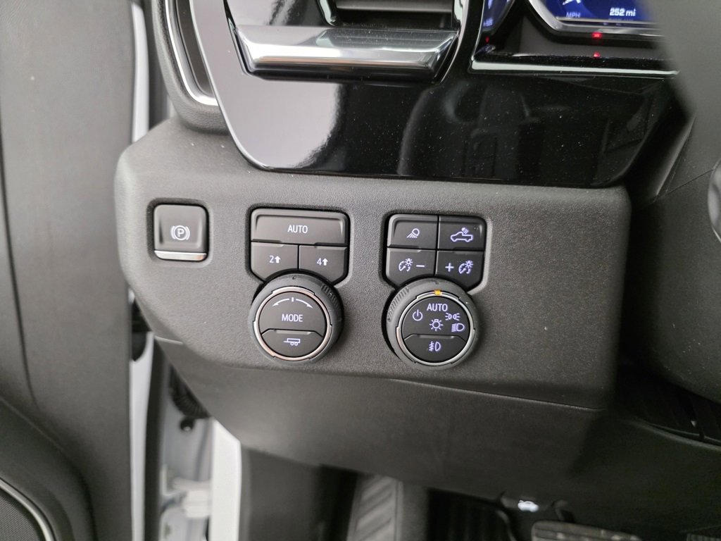 2025 Chevrolet Silverado 1500 LTZ photo 29