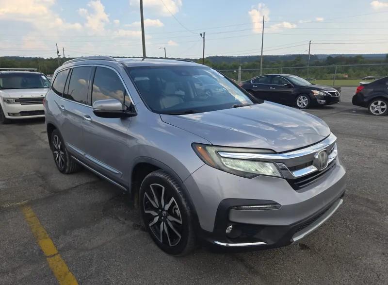 2019 Honda Pilot Touring photo 2