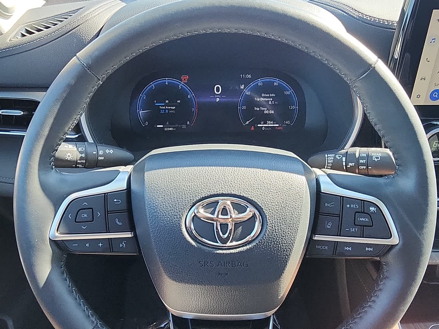 2023 Toyota Highlander Limited photo 14