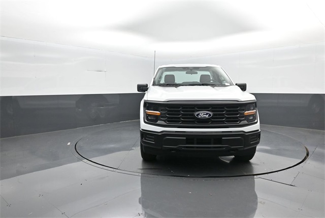 2025 Ford F-150 XL photo 2