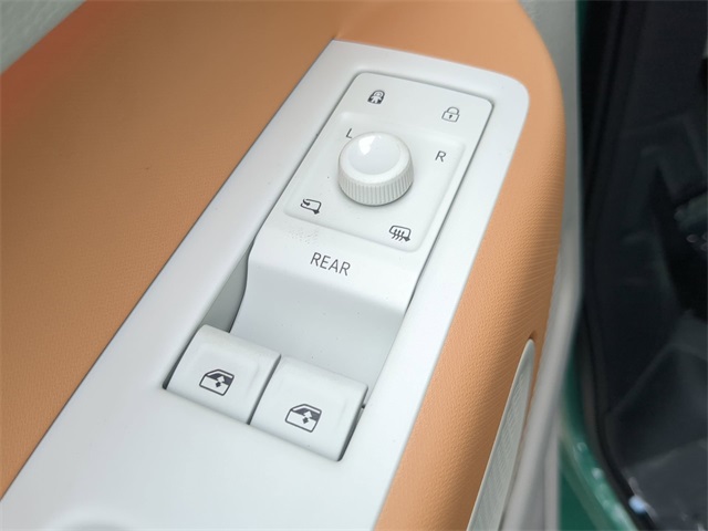2025 Volkswagen ID. Buzz photo 18