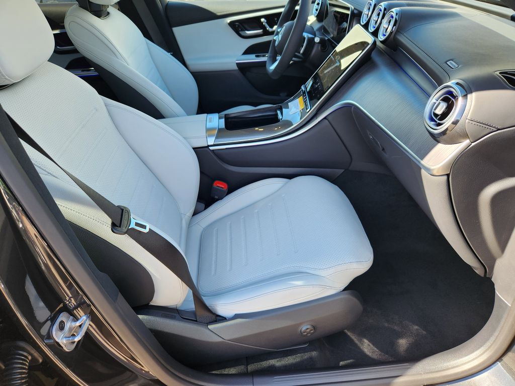 2026 Mercedes Benz GLC 300 4MATIC photo 12