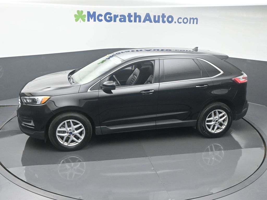2022 Ford Edge SEL photo 16
