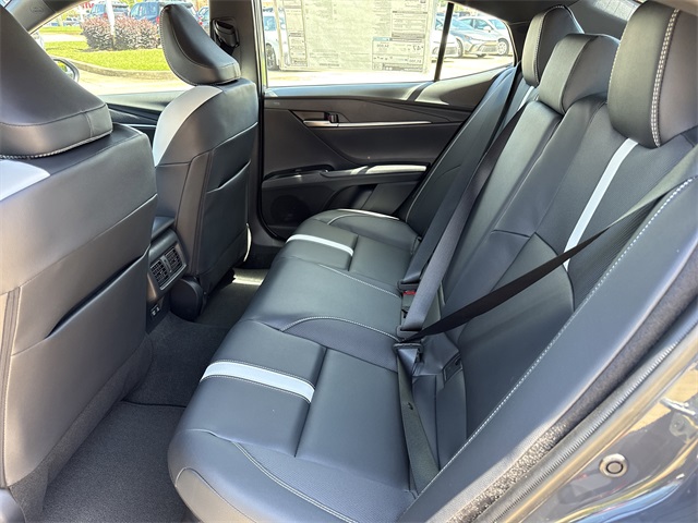 2025 Toyota Camry SE photo 12