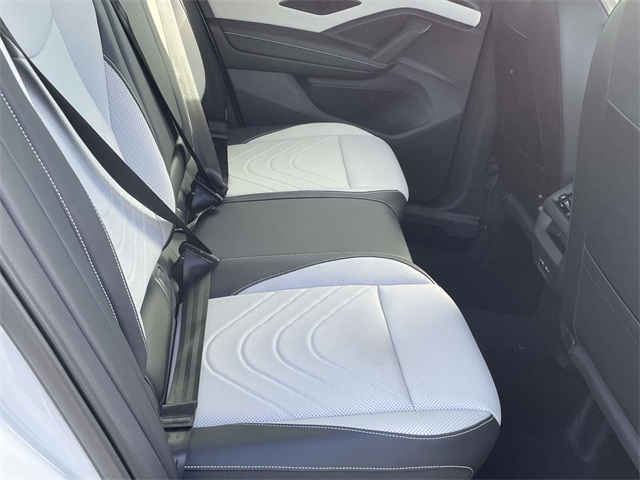 2025 Volkswagen Tiguan SE photo 5