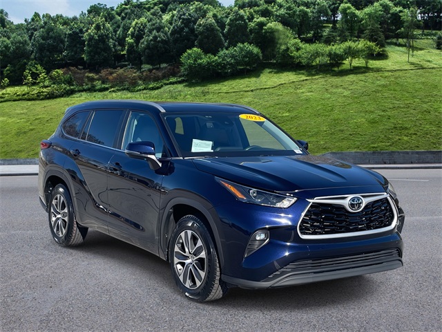 2023 Toyota Highlander XLE's photo