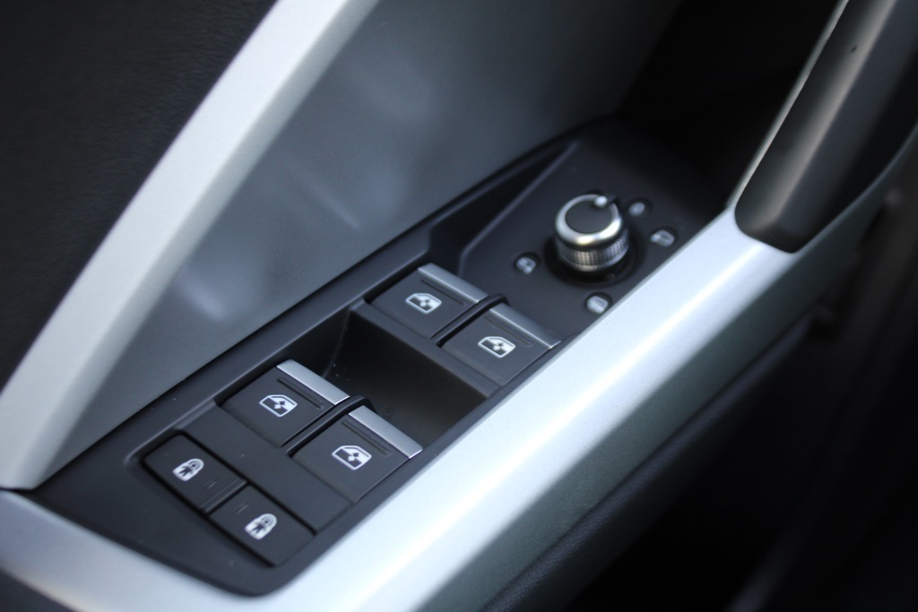 2021 Audi Q3 S line Premium 45 TFSI photo 7