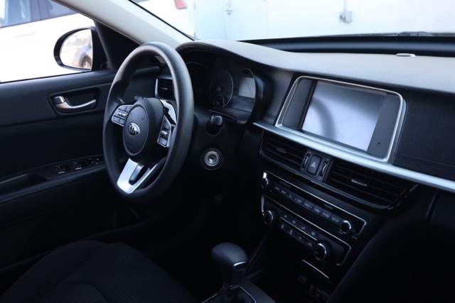 2020 Kia Optima LX photo 18