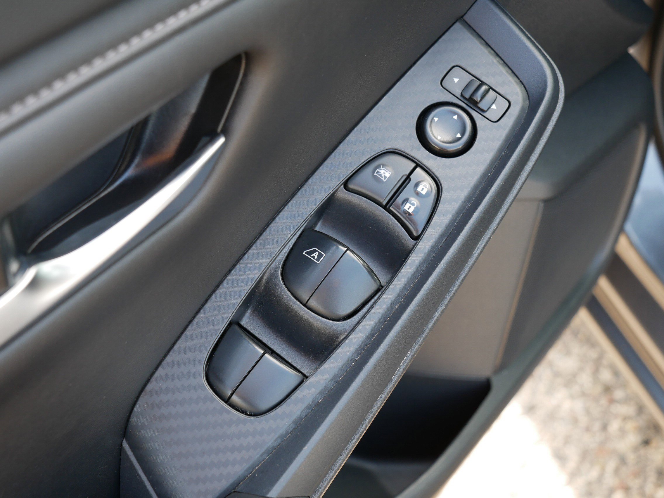 2023 Nissan Sentra SV photo 18