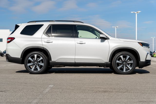 2025 Honda Pilot Touring photo 5
