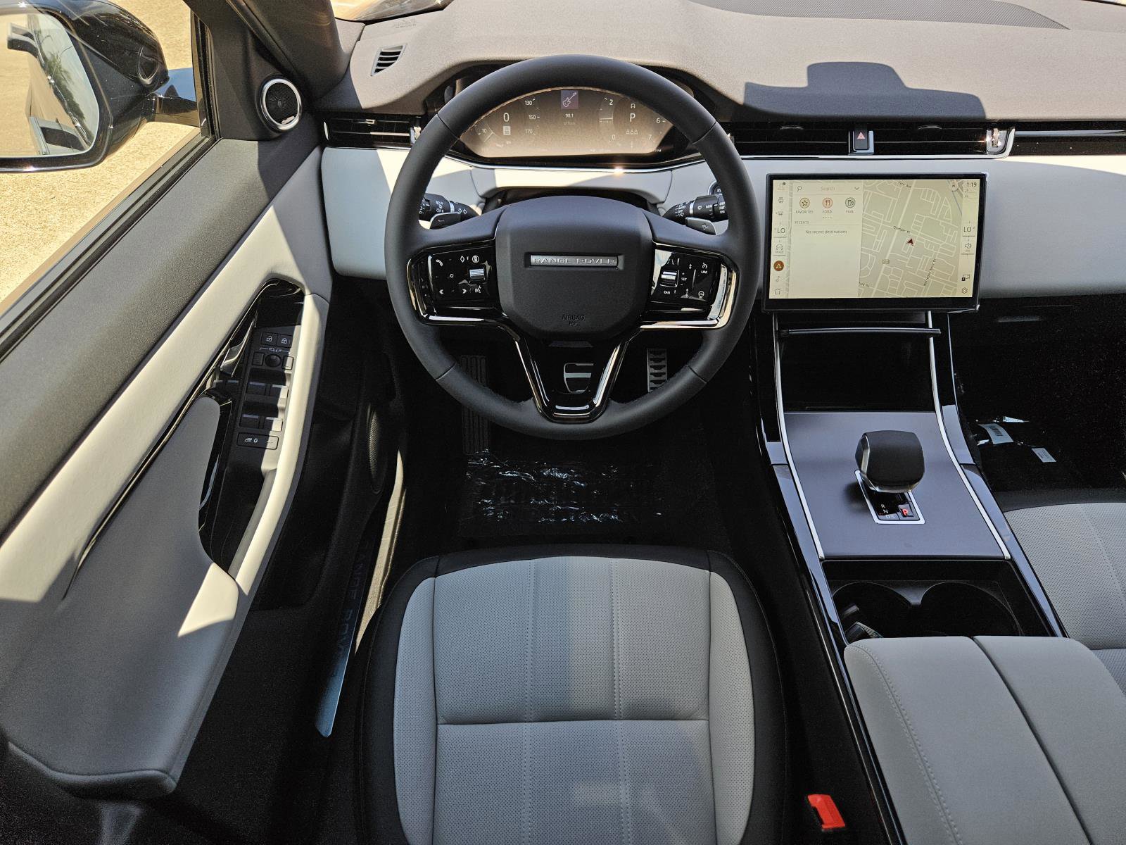 2026 Land Rover Range Rover Evoque Dynamic SE photo 24