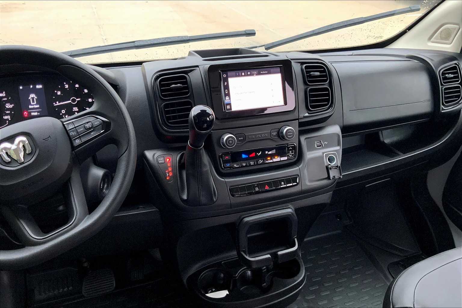 2024 Ram ProMaster 2500 photo 3