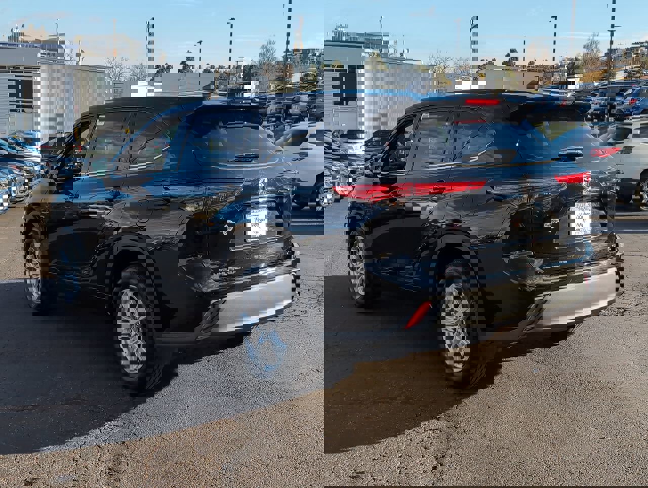 2022 Toyota Highlander L photo 4