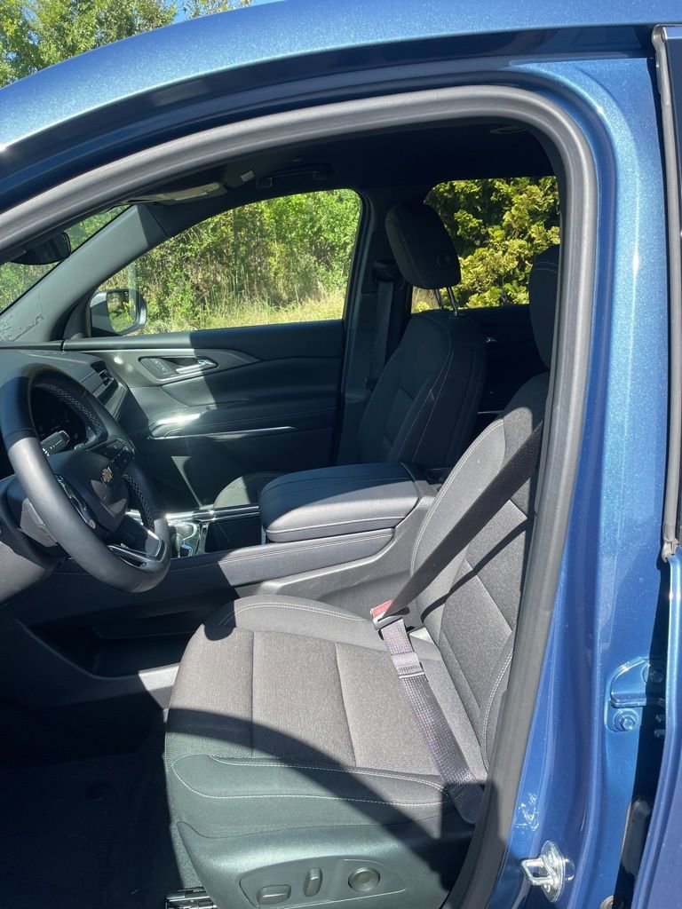 2025 Chevrolet Traverse photo 5