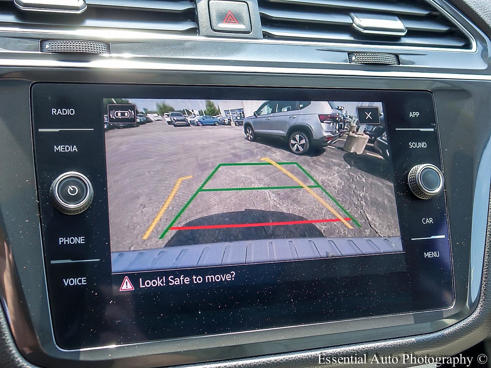 2022 VOLKSWAGEN TIGUAN - Image 14