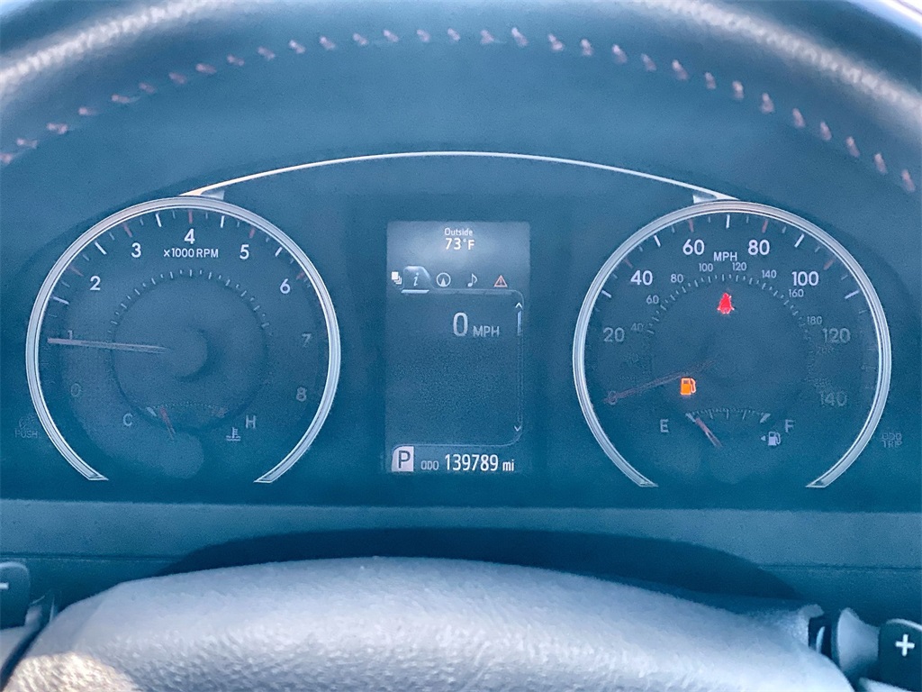 2016 Toyota Camry XLE photo 10