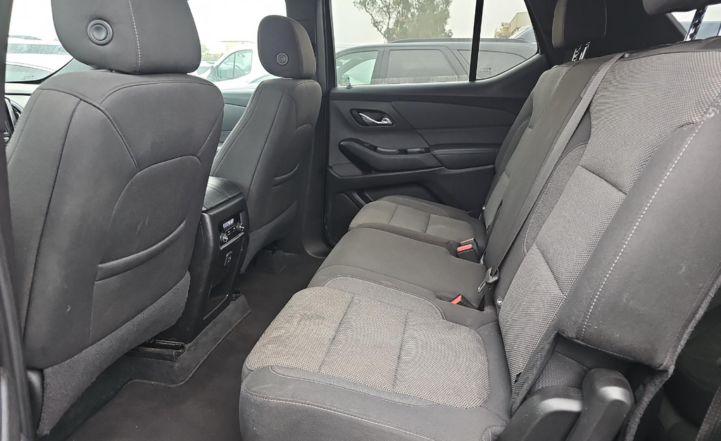 2023 Chevrolet Traverse Cloth 1LT photo 4
