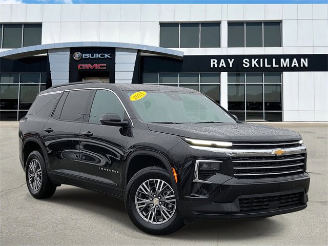 2025 Chevrolet Traverse LT's photo