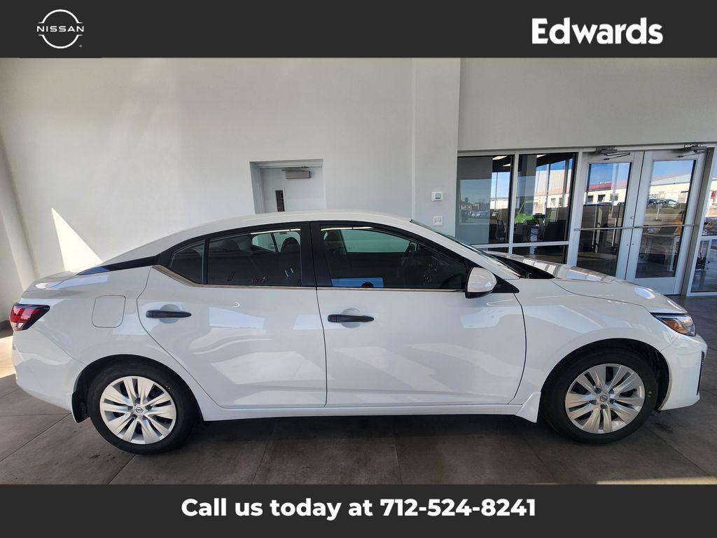 2025 Nissan Sentra S's photo