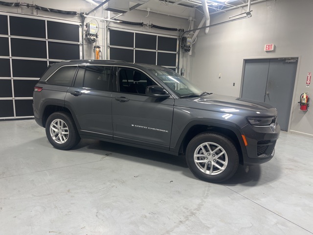 2025 Jeep Grand Cherokee Laredo's photo